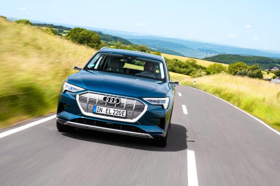  Audi e-tron 55 Quattro 2019 года  (WW) (фото 408 из 452)